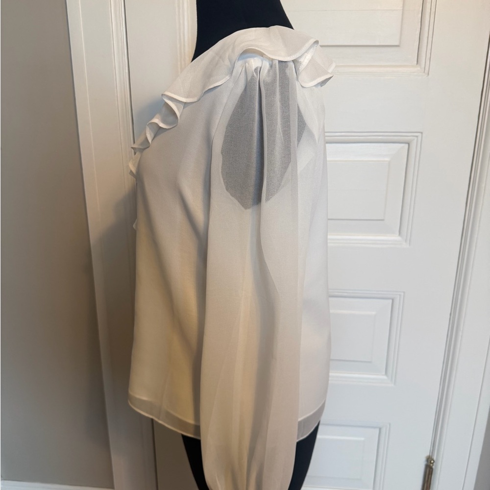 White House Black Market White Ruffle Blouse NWT Sz XS - Picture 2 of 5